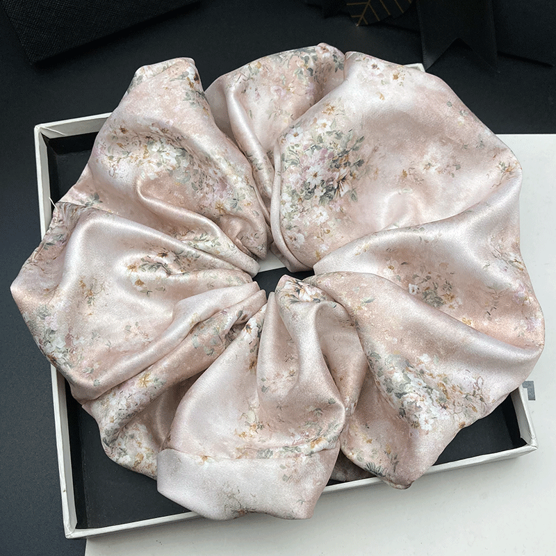 Oversized and oversized satin  - Coffee Tea Or Me recensione e prezzo
