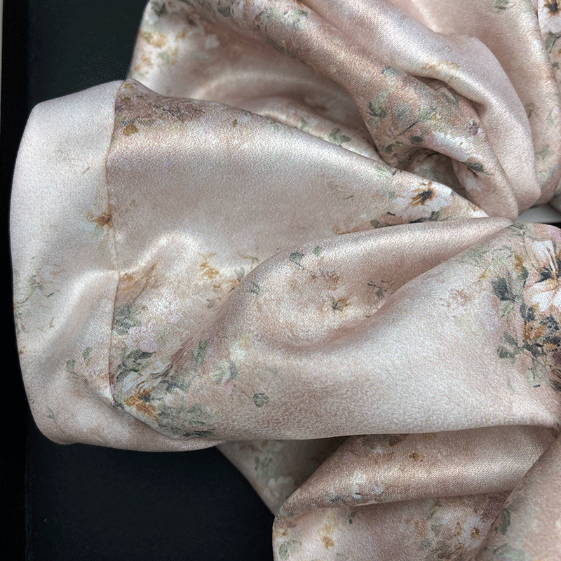 Oversized and oversized satin  - Coffee Tea Or Me recensione e prezzo