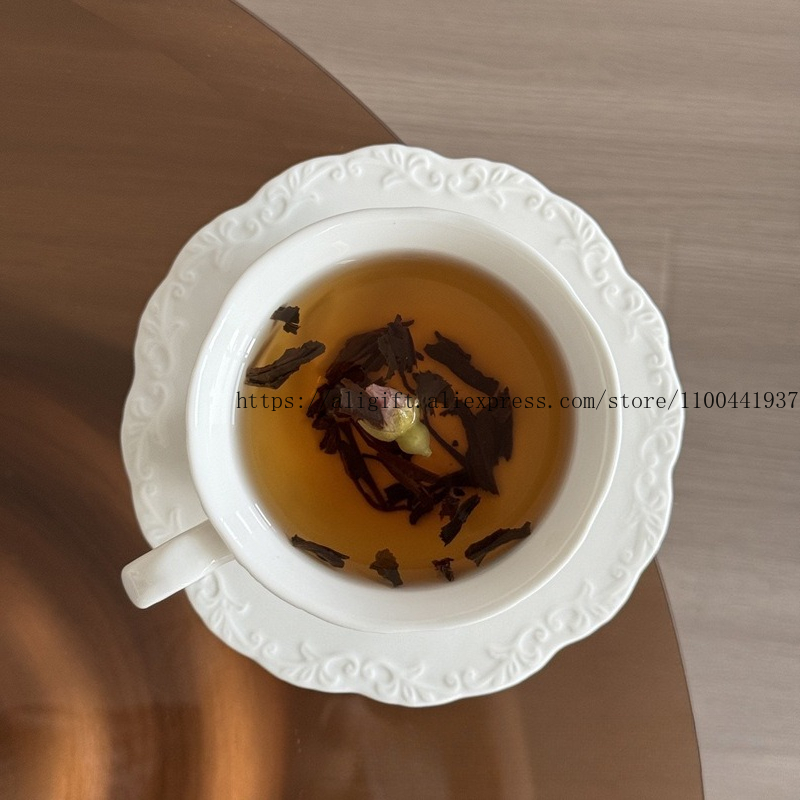 French Light Luxury Embossed F - Coffee Tea Games recensione e prezzo