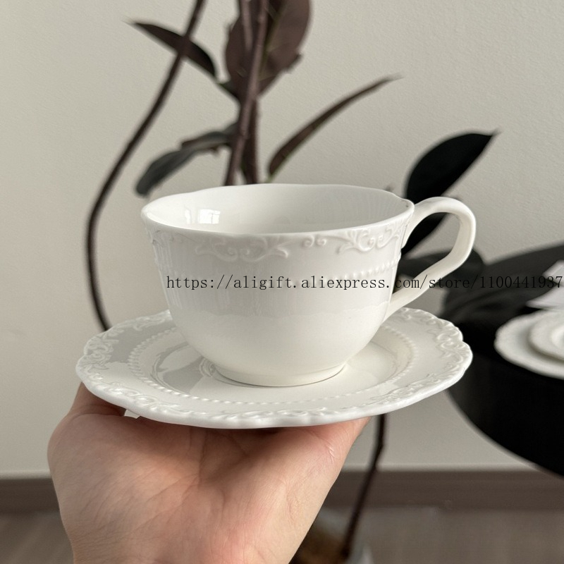 French Light Luxury Embossed F - Coffee Tea Games recensione e prezzo